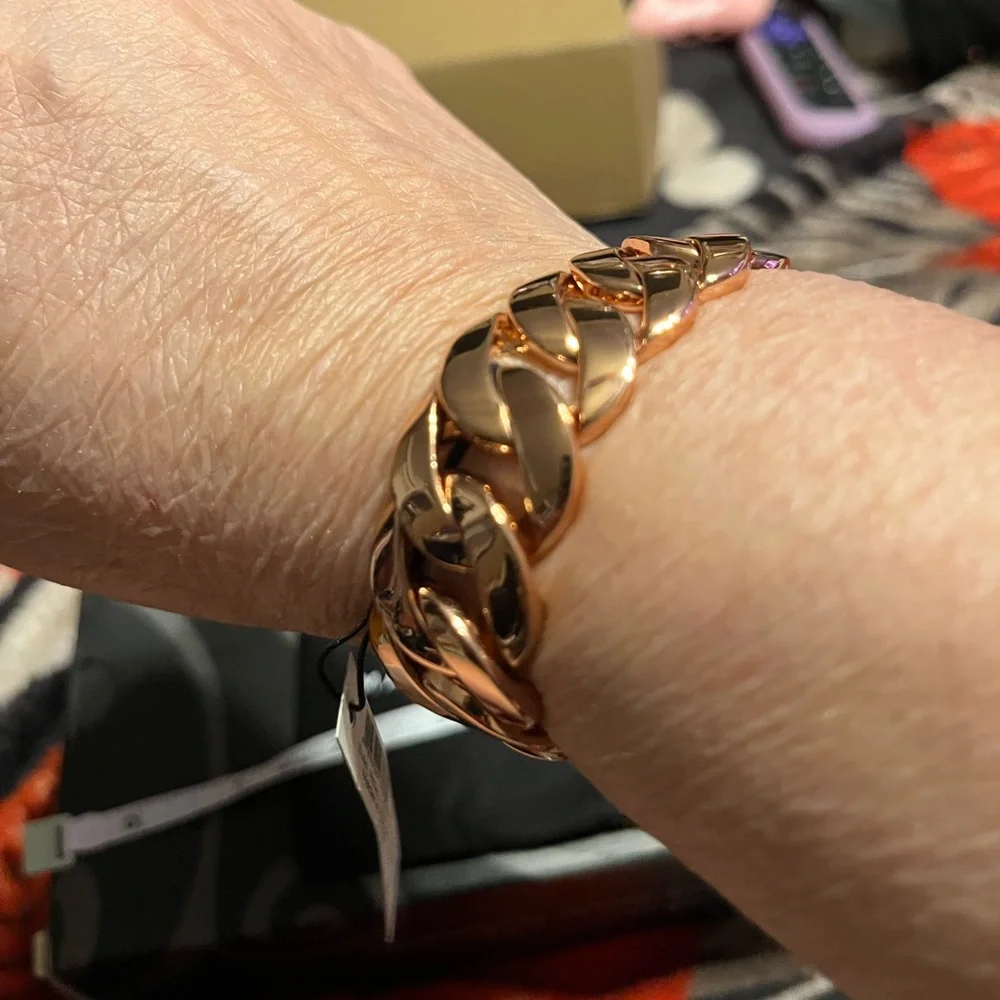 Marc Jacob’s NWT RoseGold Tone Chain Link Katie Logo Bracelet - Picture 8 of 11